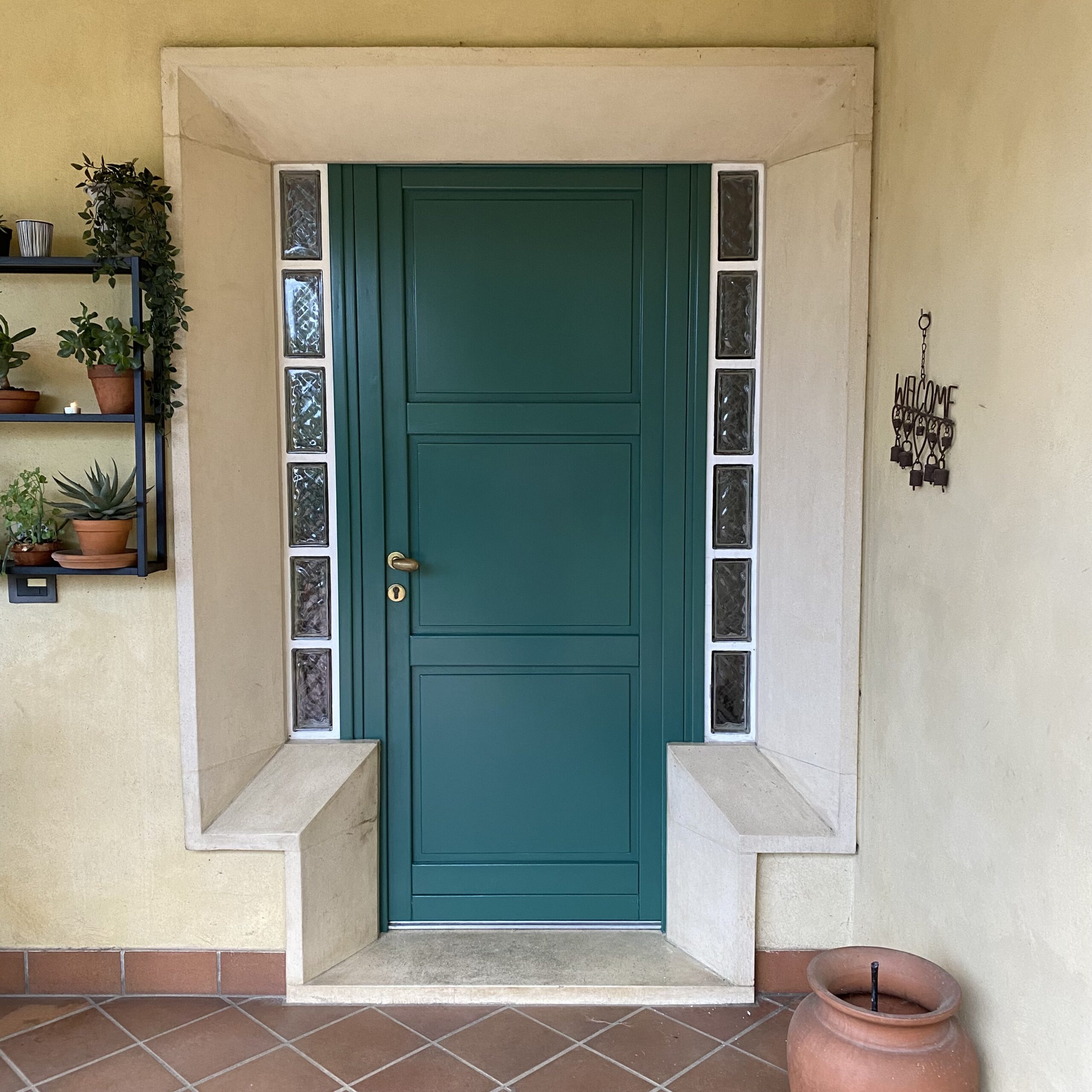 due passaggi e la porta è tornata nuova