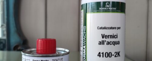 catalizzatore per vernici all'acqua